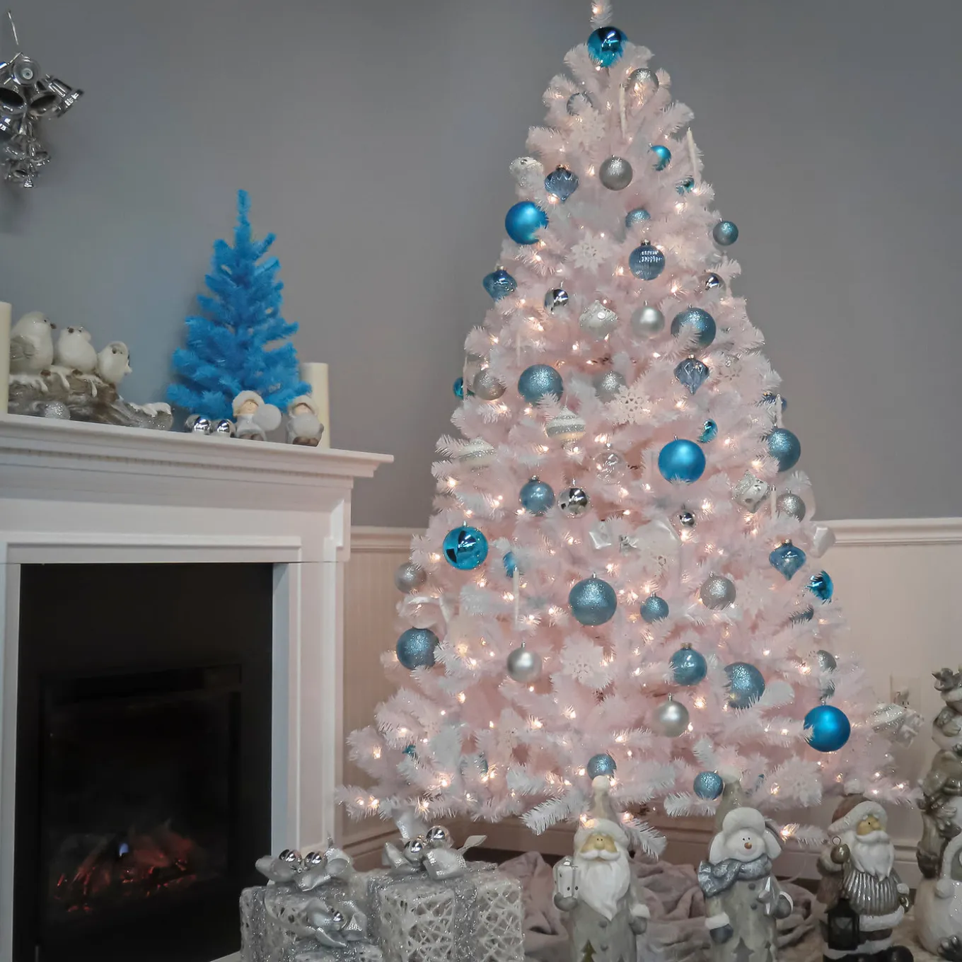 9 ft. Pre-Lit North Valley Spruce White Tree with Clear Lights