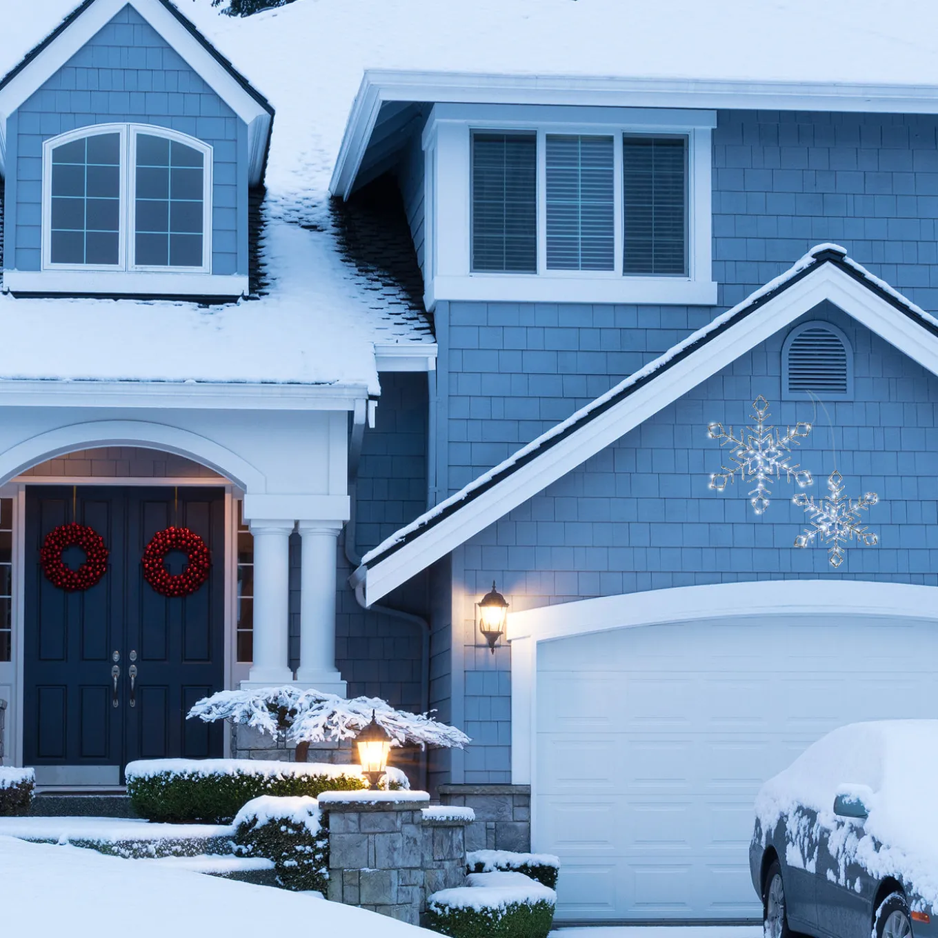 24 in. Pre Lit Diamond Tip Snowflake Decorationvwith Cool White LED Lights