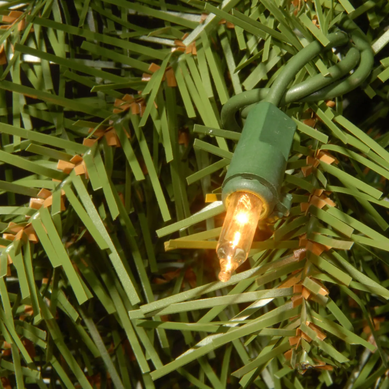 36 in. Pre-Lit Norwood Fir Wreath with Clear Lights