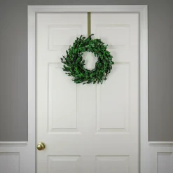 18 in. Spring Wreath with Boxwood Flowers, Flowing Green Stems