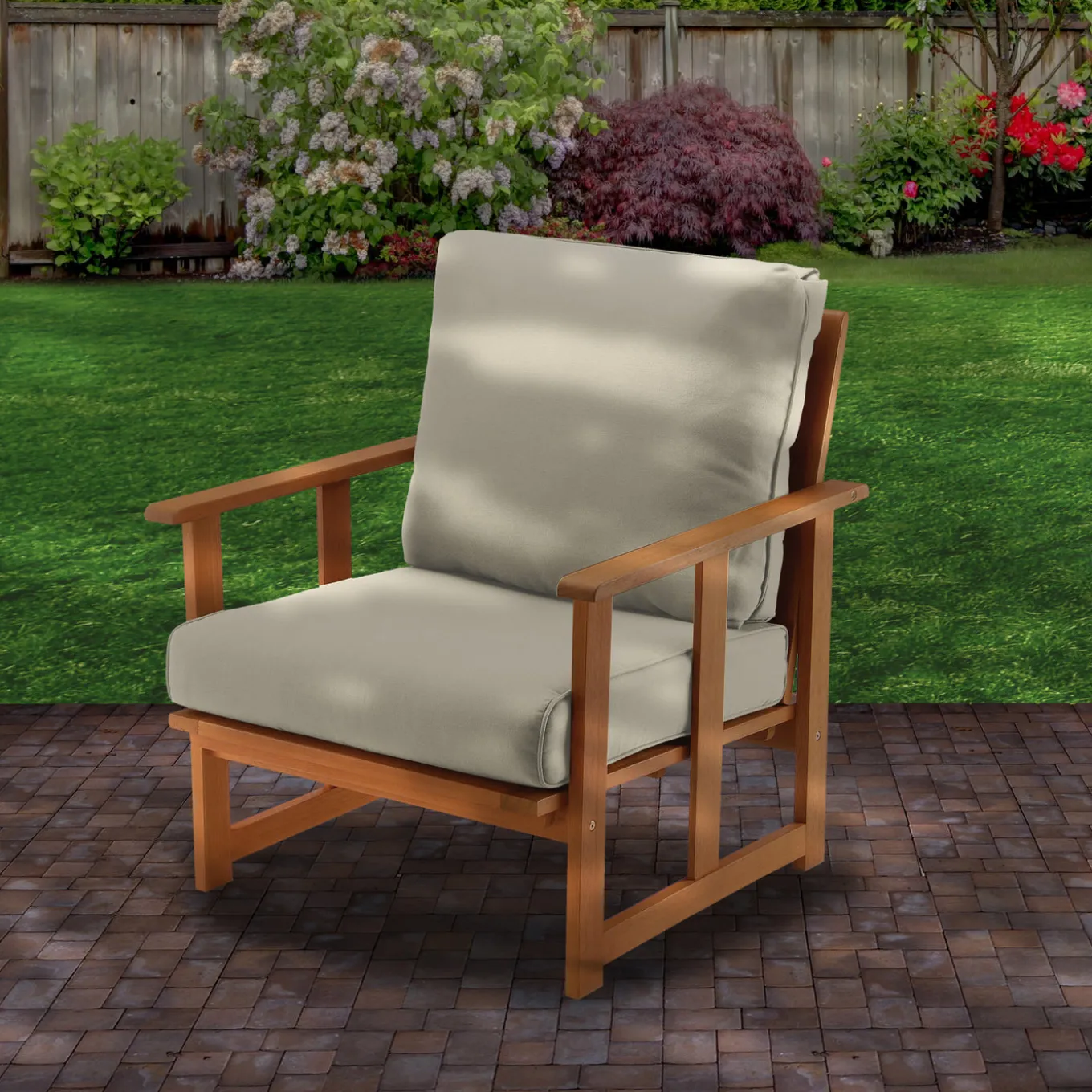 31x31x33 in. Eucalyptus Grandis Wood Club Chair, Natural Color, Beige Cushions